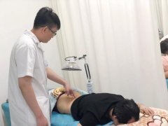 男子迈着“醉酒步态”走进医院，看中医科如何将其解救